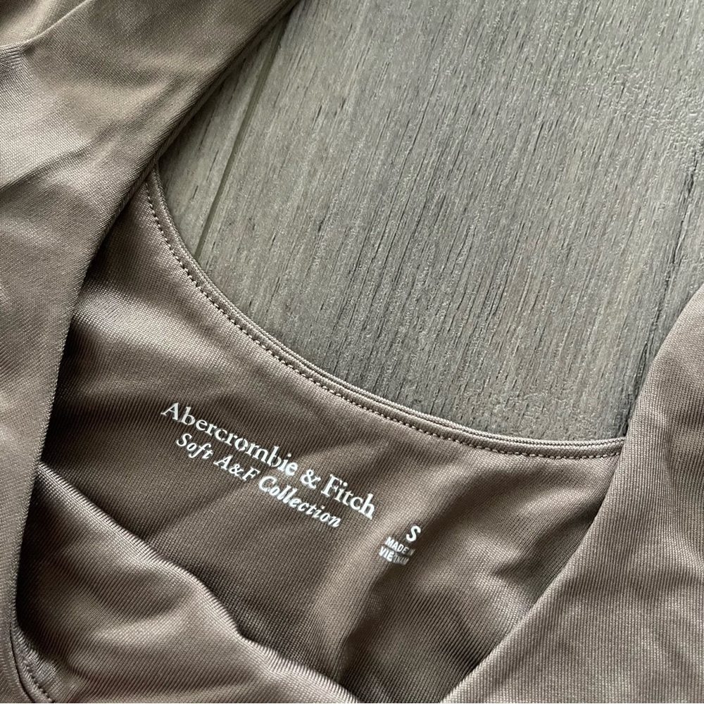 Abercrombie & Fitch Dark Nude Shine Sleeveless Bodysuit - Picture 4 of 4